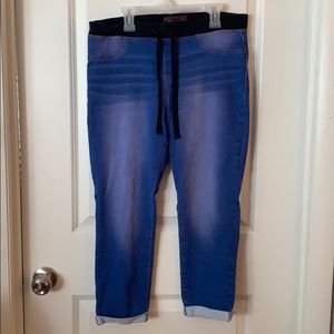 Blue jegging capris